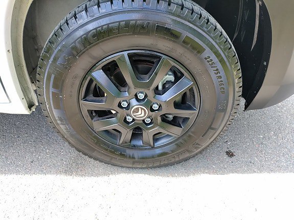 Vehicle Image 22