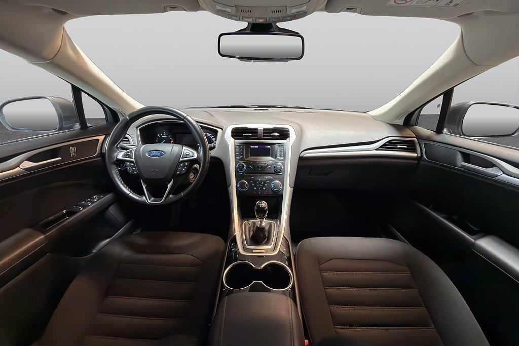 Vehicle Image 12