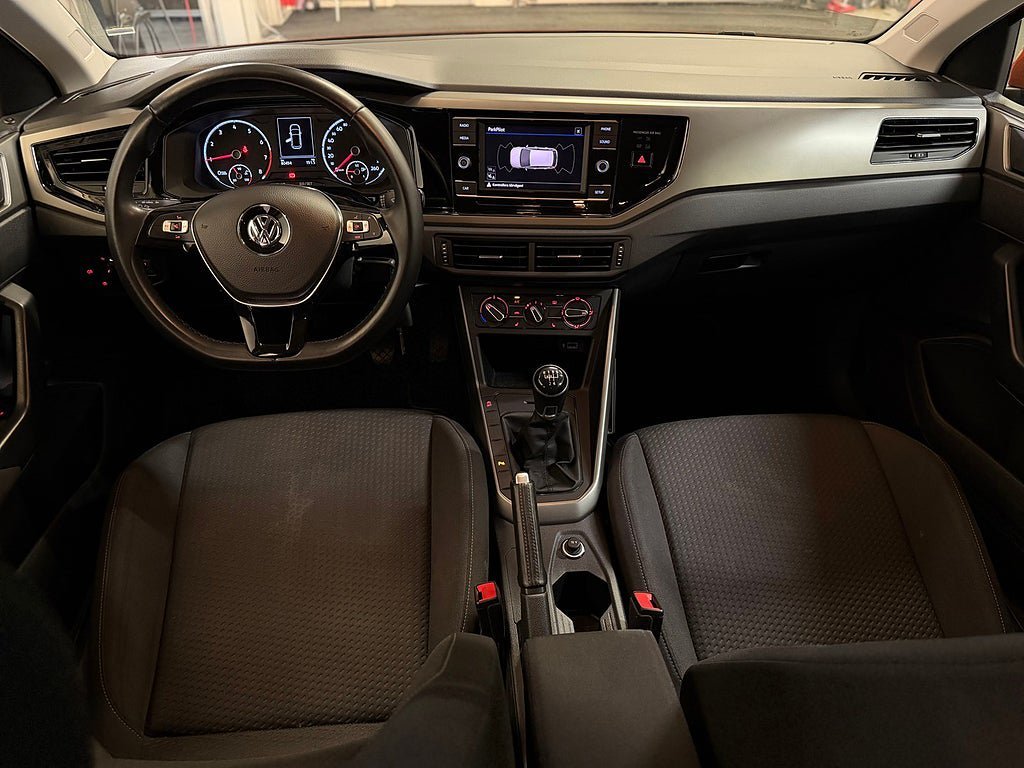 Vehicle Image 12