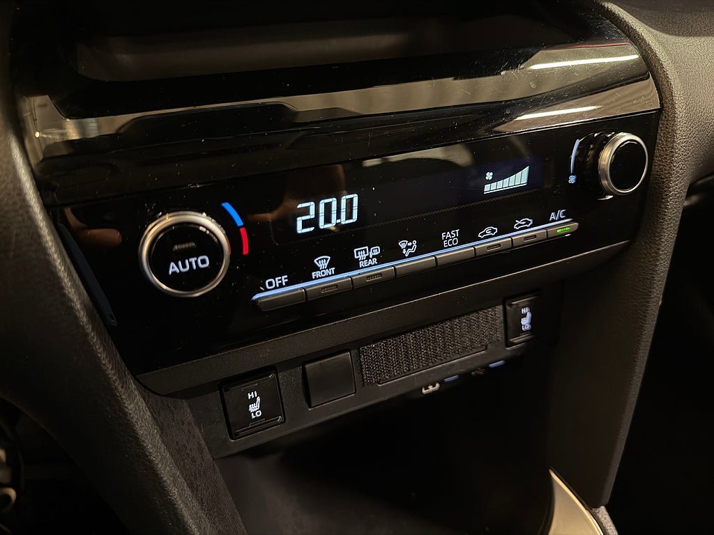 Vehicle Image 14