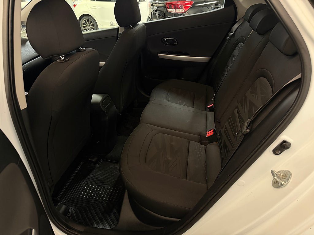 Vehicle Image 17