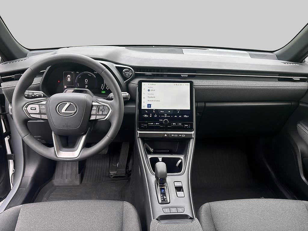 Vehicle Image 10