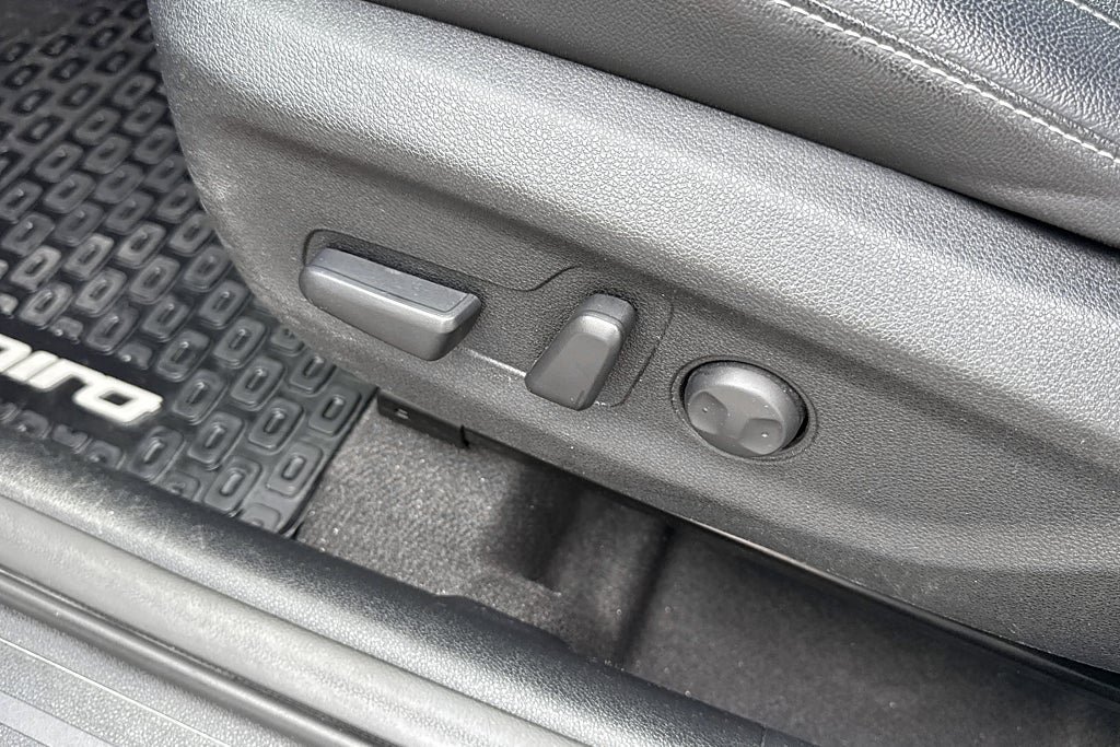 Vehicle Image 22