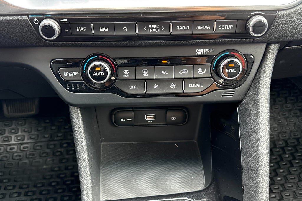 Vehicle Image 25