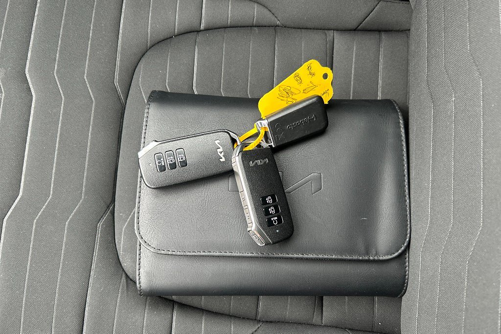 Vehicle Image 32