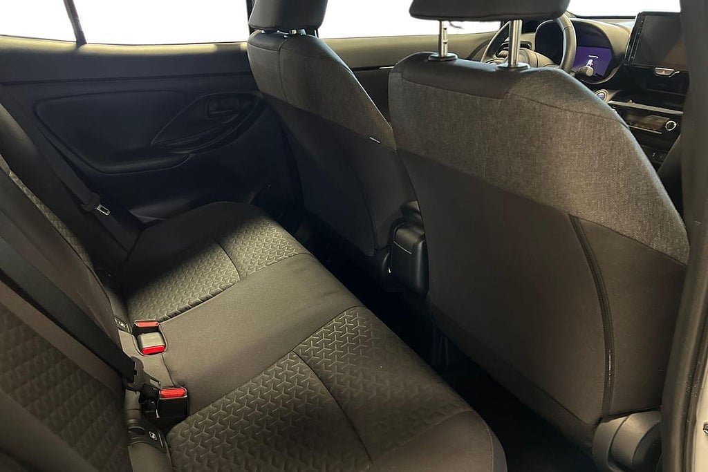 Vehicle Image 9