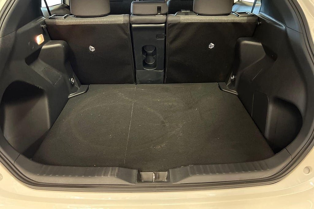 Vehicle Image 12
