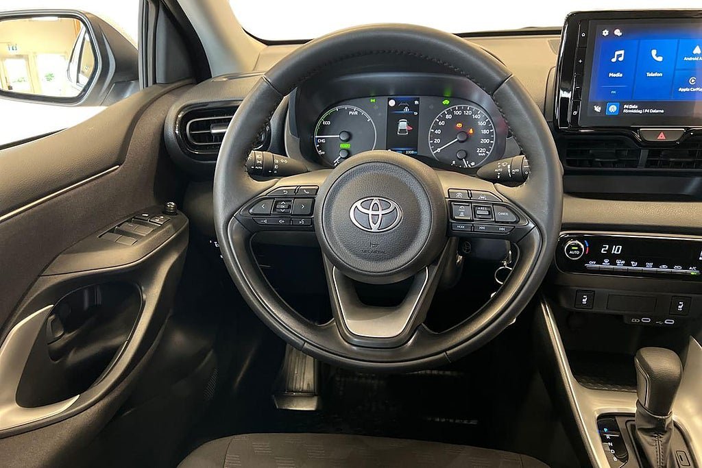 Vehicle Image 11