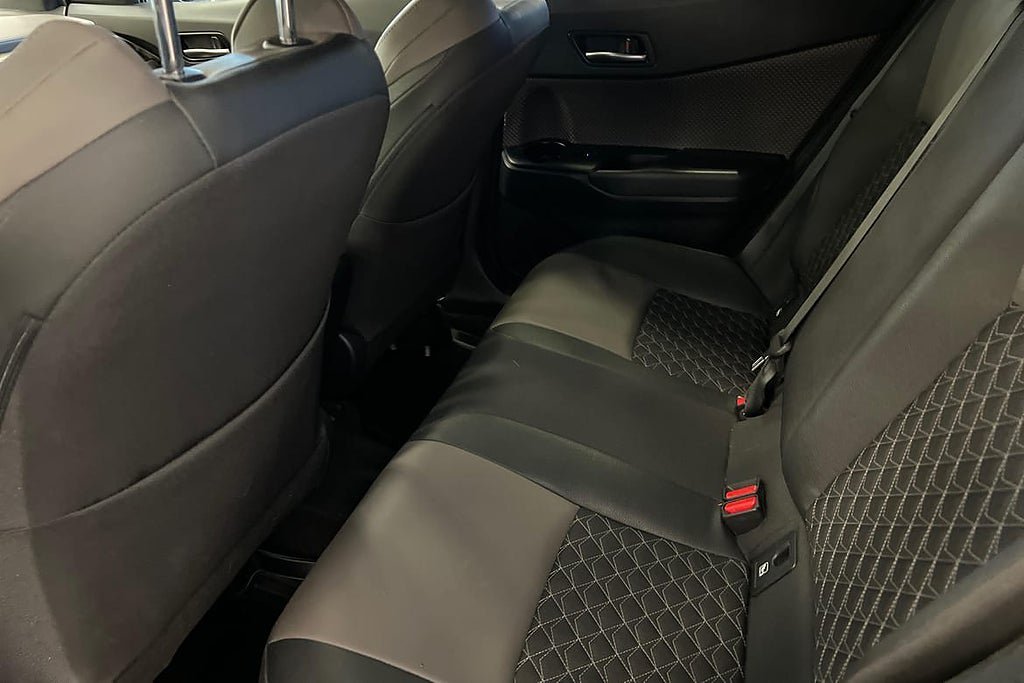 Vehicle Image 13