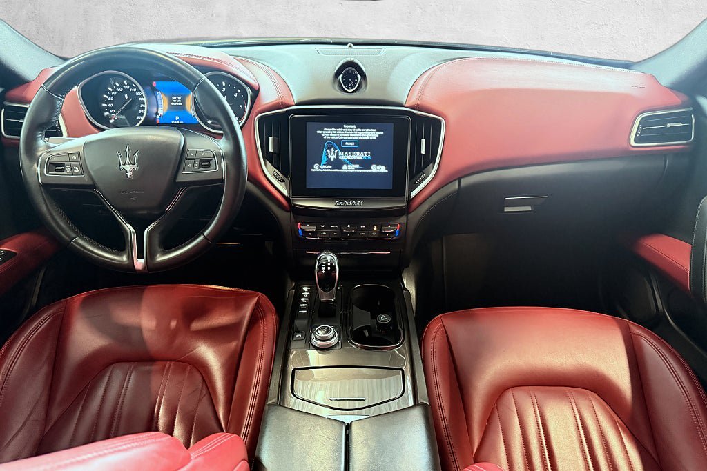 Vehicle Image 12