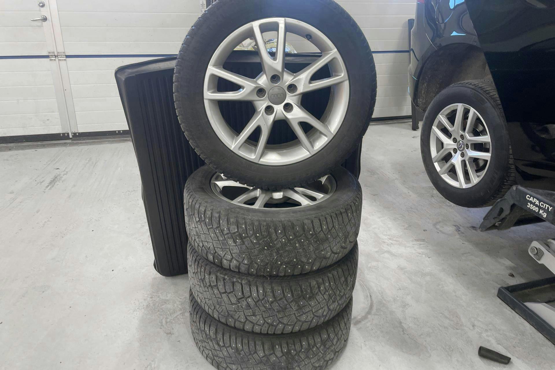 Vehicle Image 16
