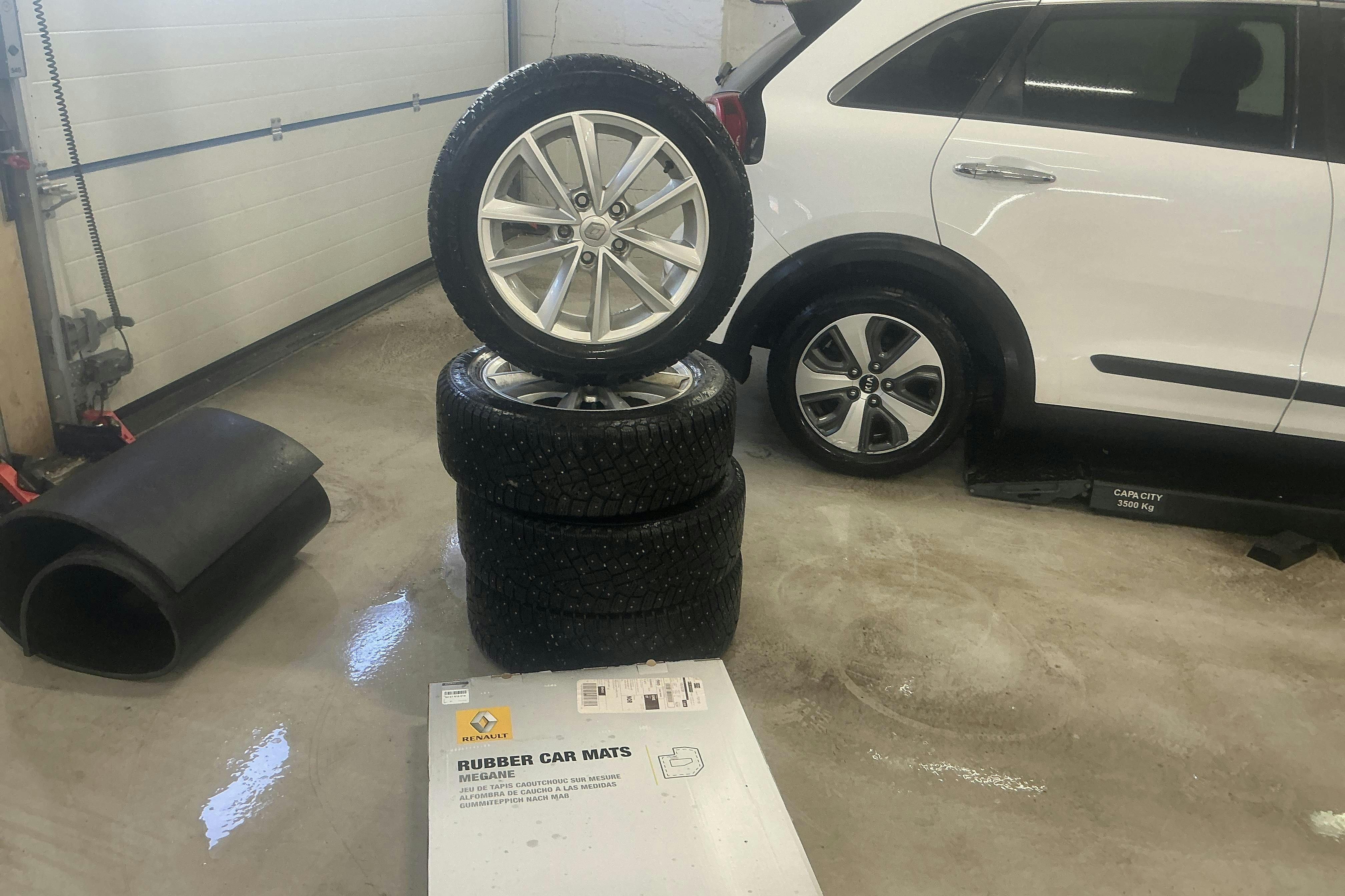 Vehicle Image 14