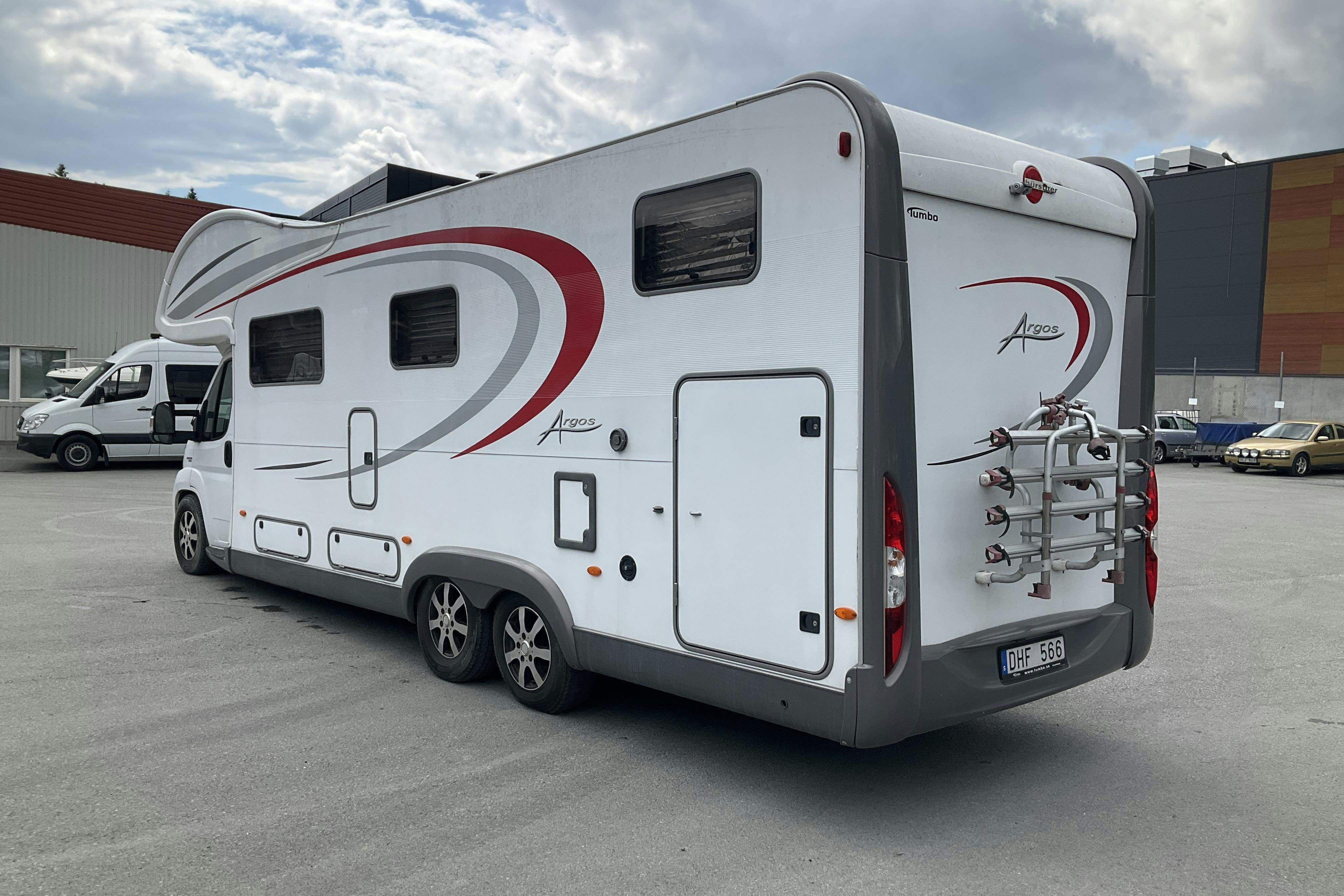 Vehicle Image 6