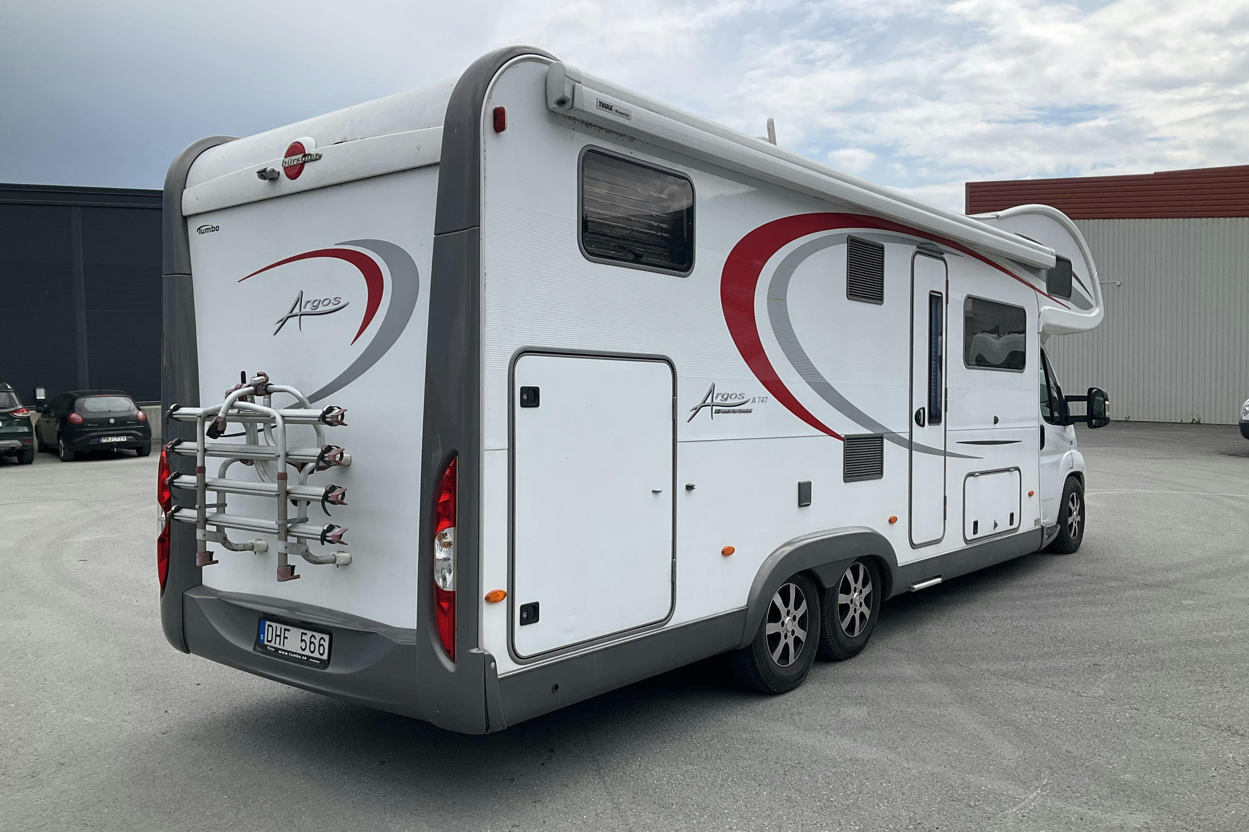 Vehicle Image 8