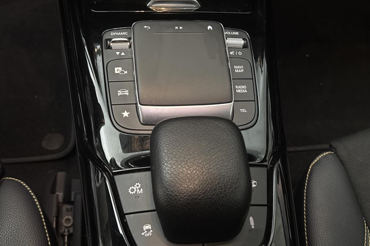 Vehicle Image 18