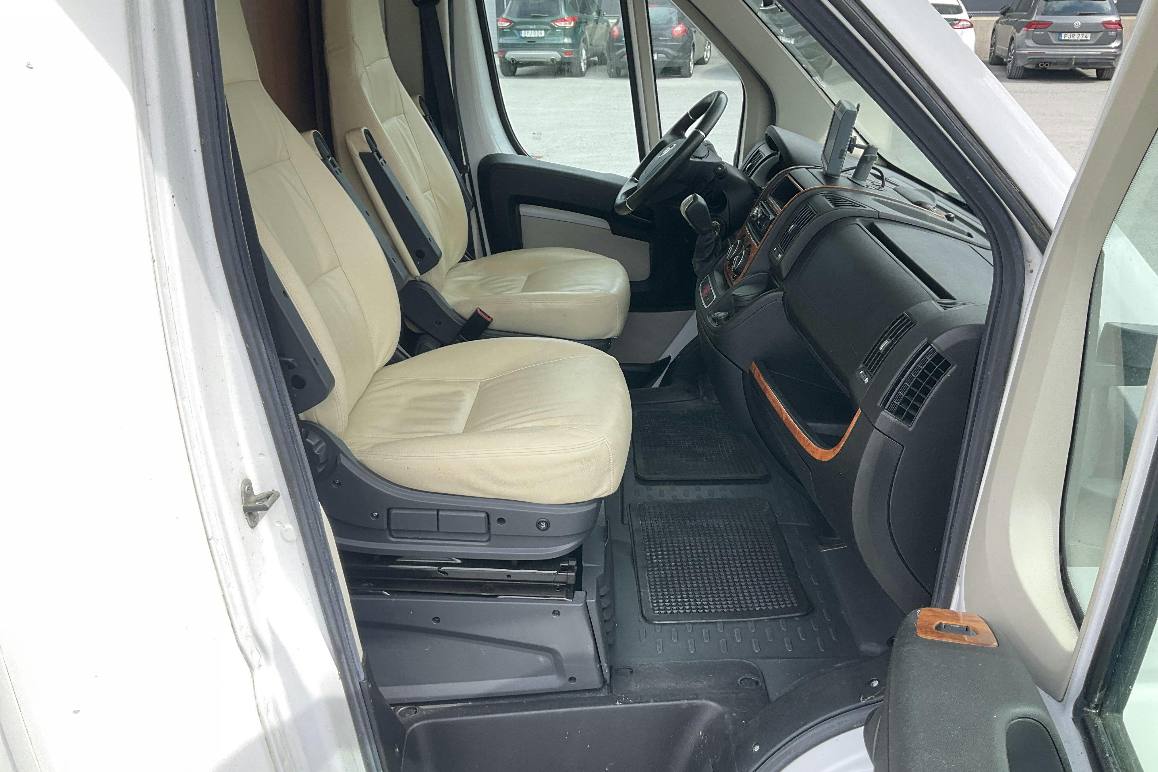 Vehicle Image 17