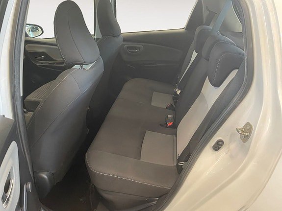 Vehicle Image 14