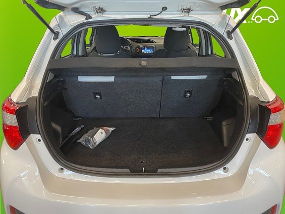 Vehicle Image 16