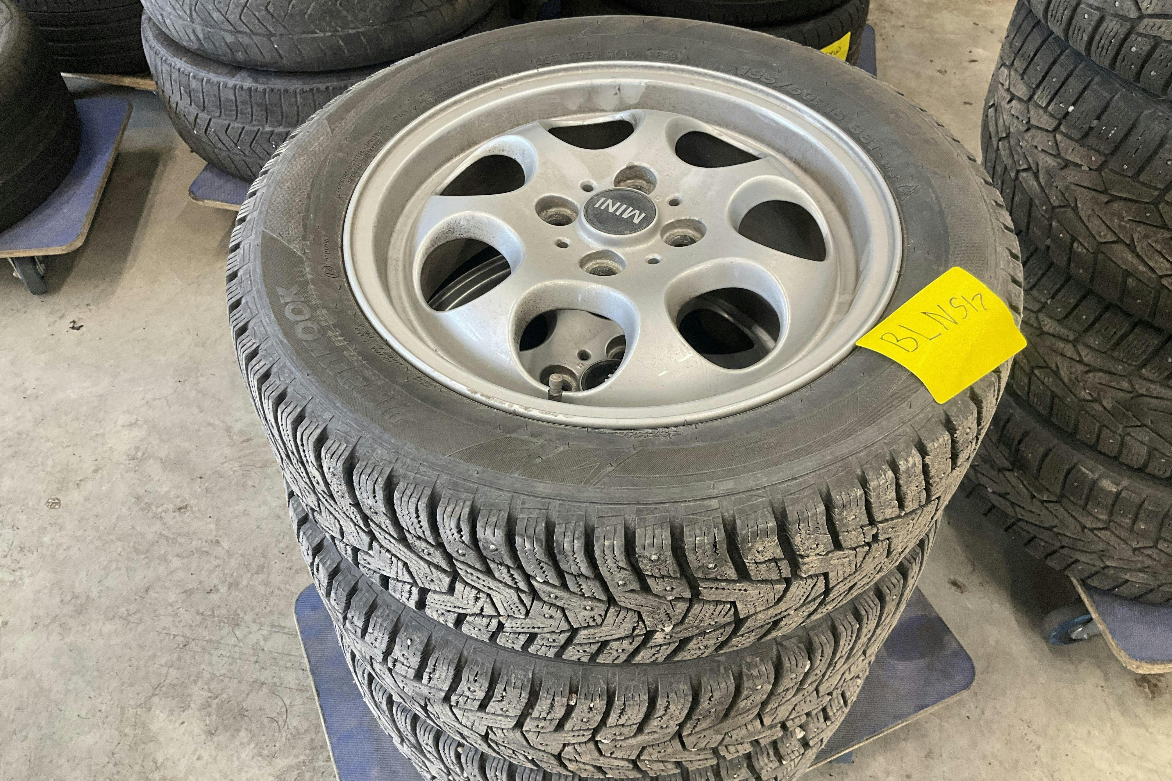 Vehicle Image 15