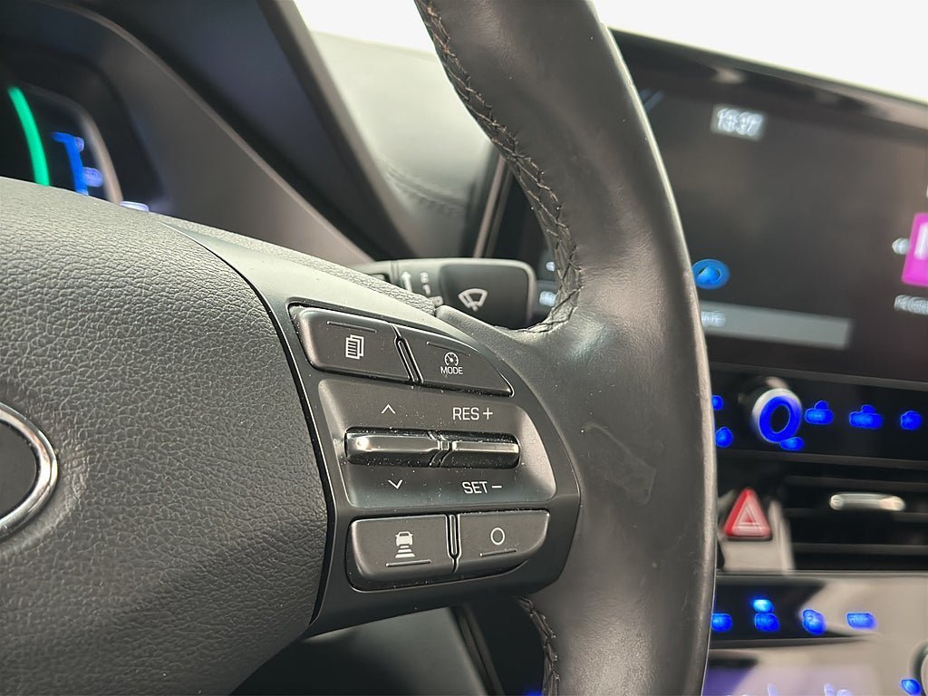 Vehicle Image 21