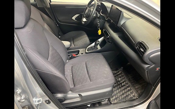 Vehicle Image 6