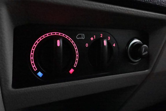 Vehicle Image 27