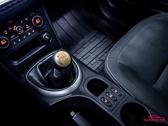 Vehicle Image 26