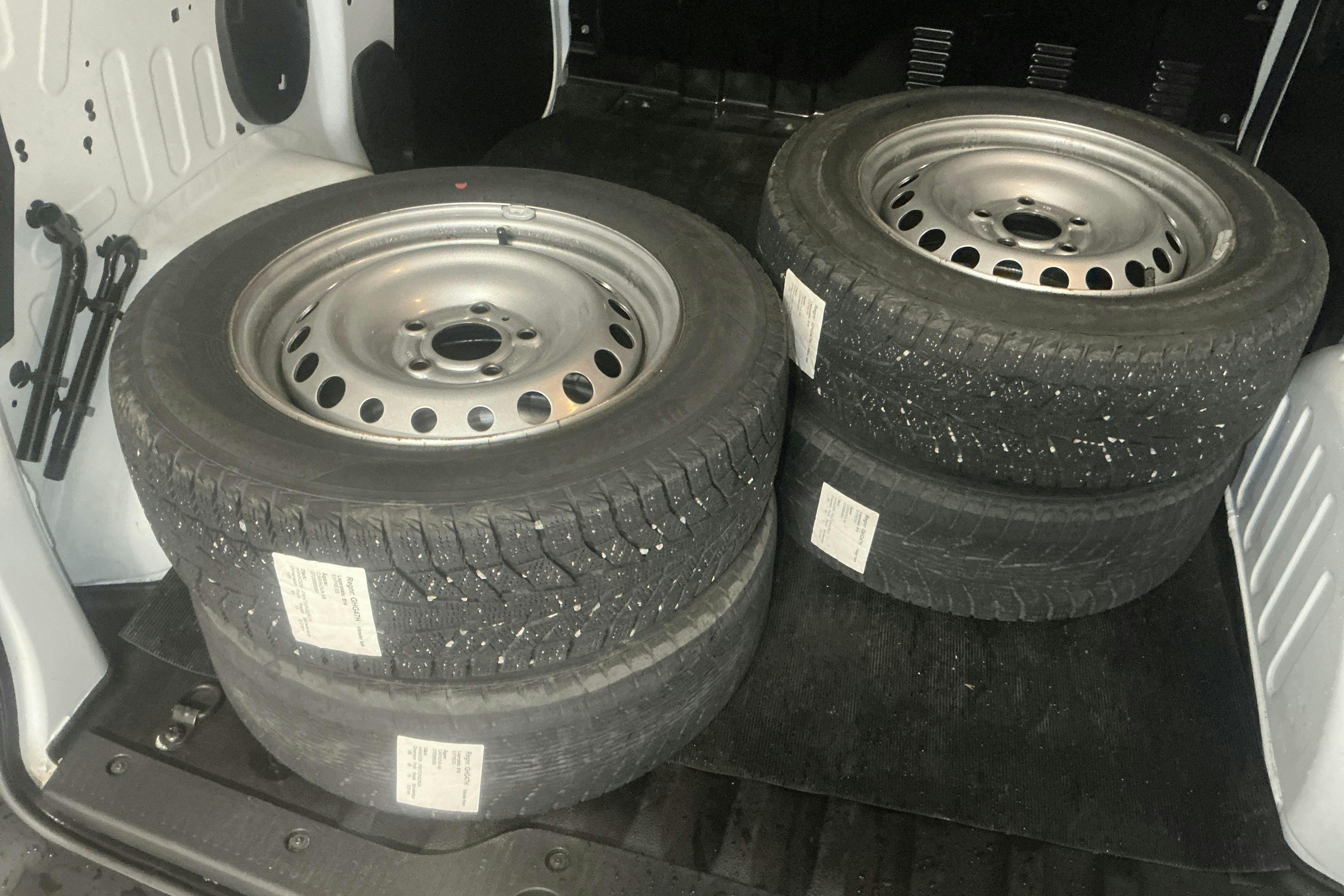 Vehicle Image 11