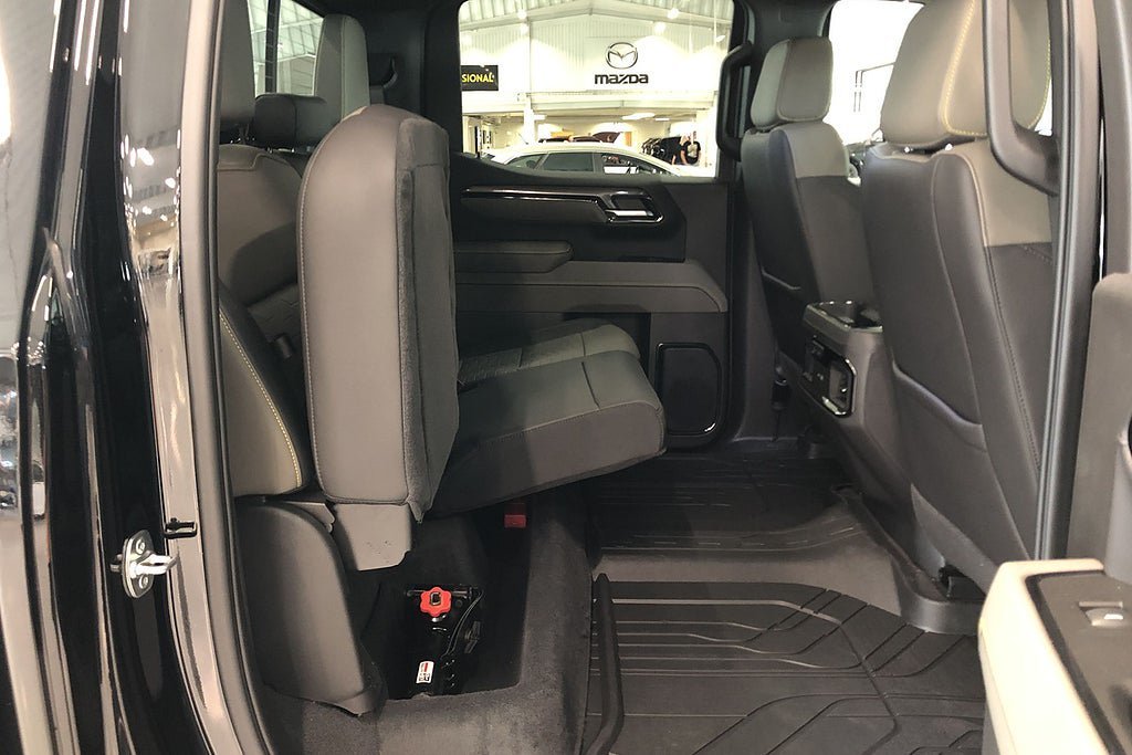 Vehicle Image 18