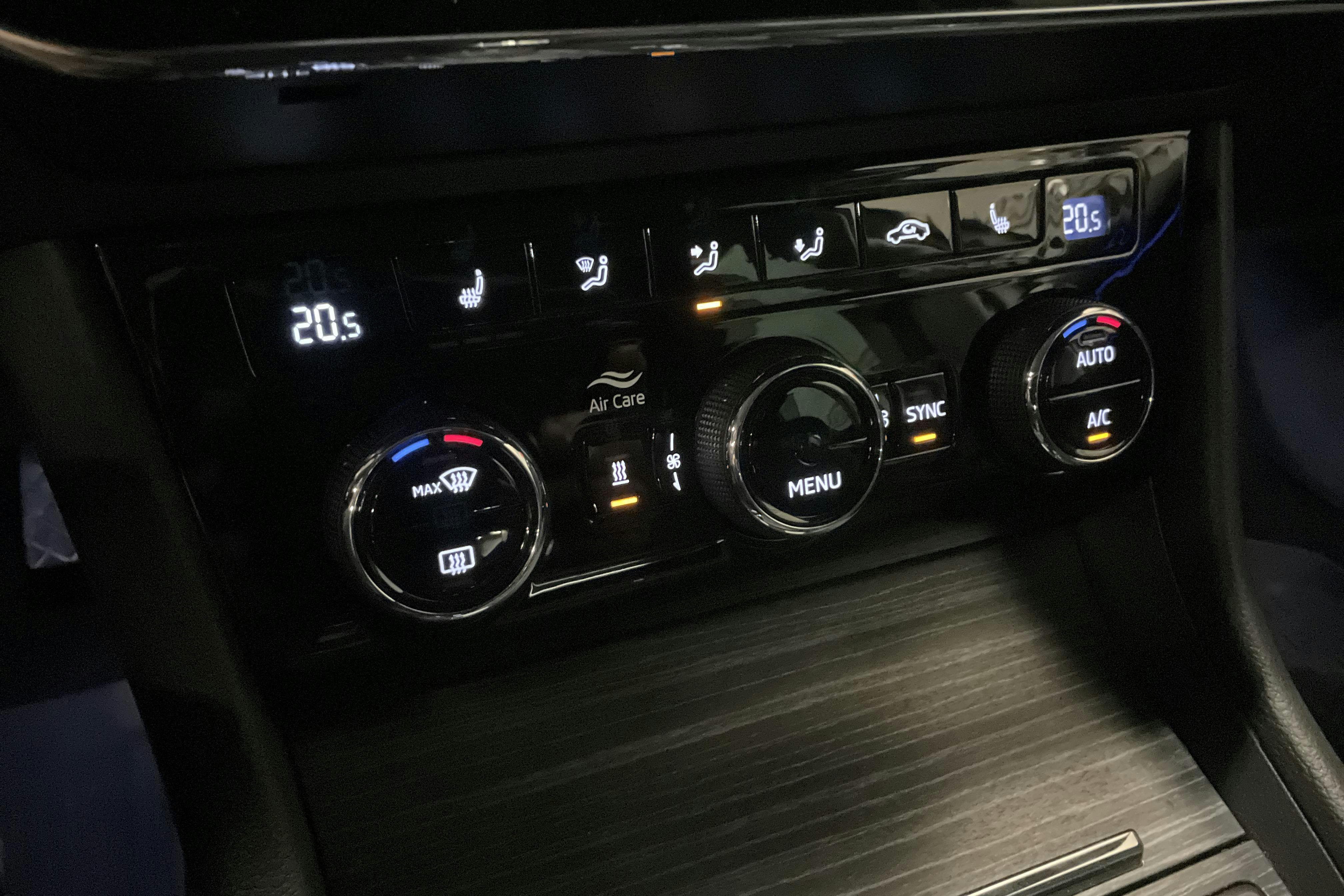Vehicle Image 16