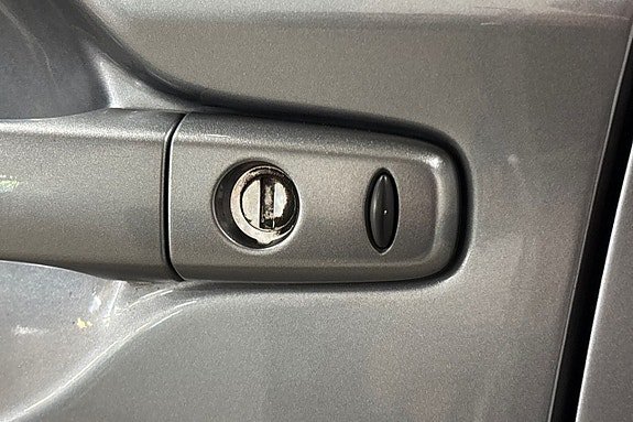 Vehicle Image 29