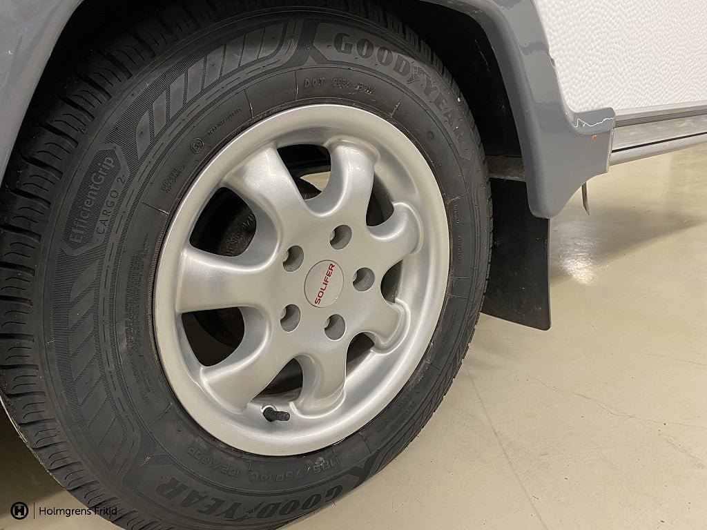 Vehicle Image 14