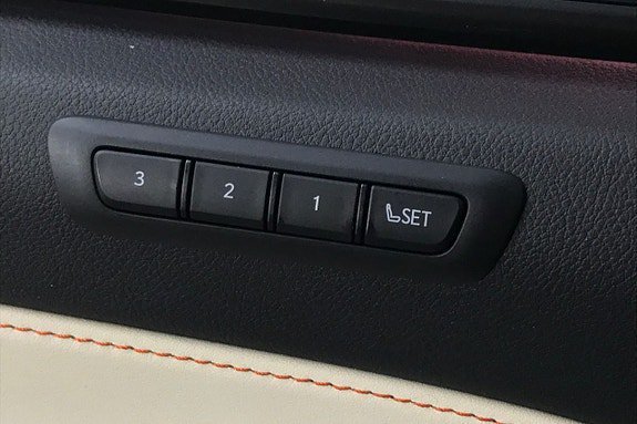 Vehicle Image 33