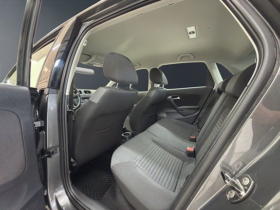 Vehicle Image 10