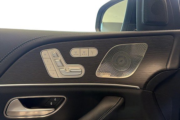 Vehicle Image 29