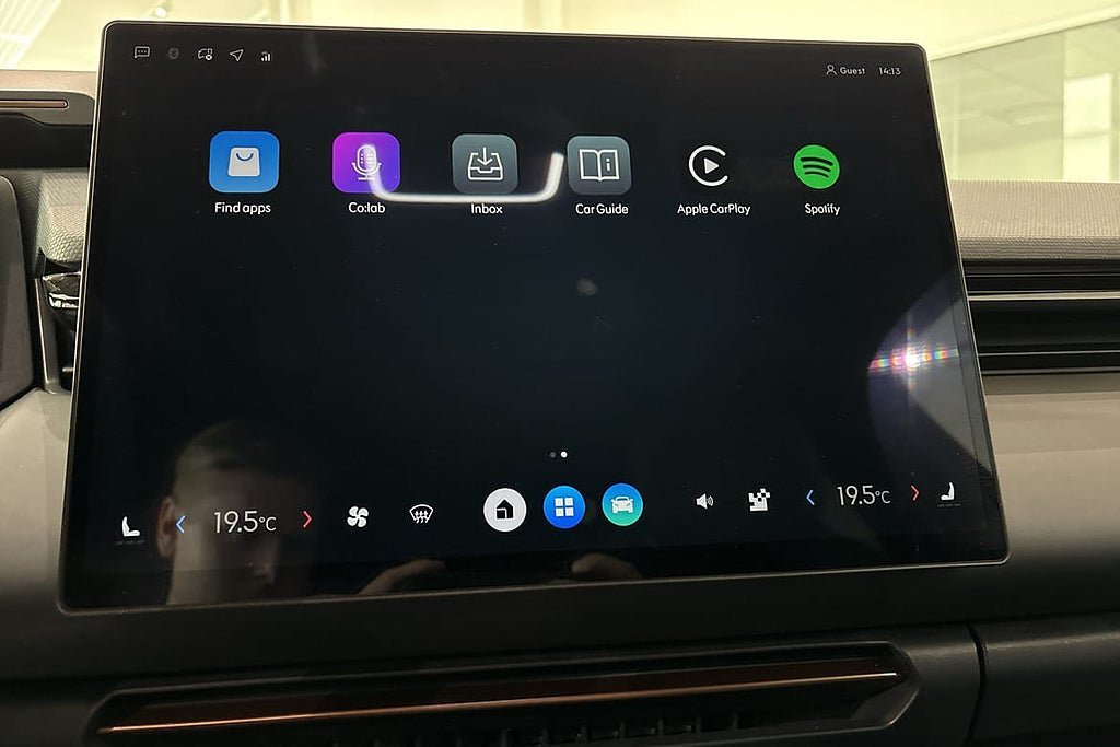 Vehicle Image 12