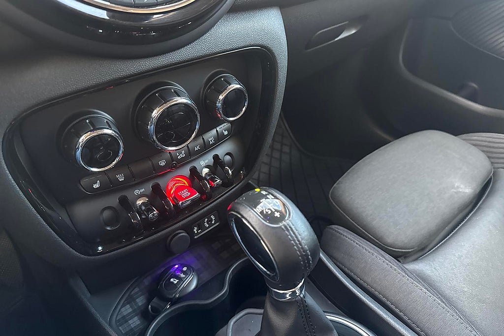 Vehicle Image 26