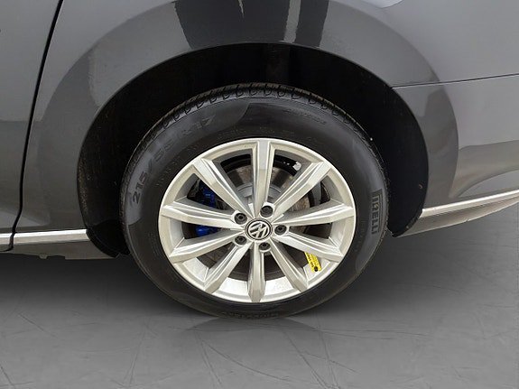 Vehicle Image 32