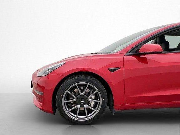 Vehicle Image 32