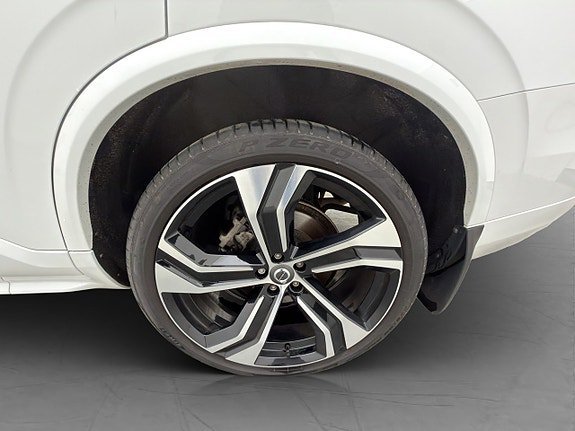 Vehicle Image 38