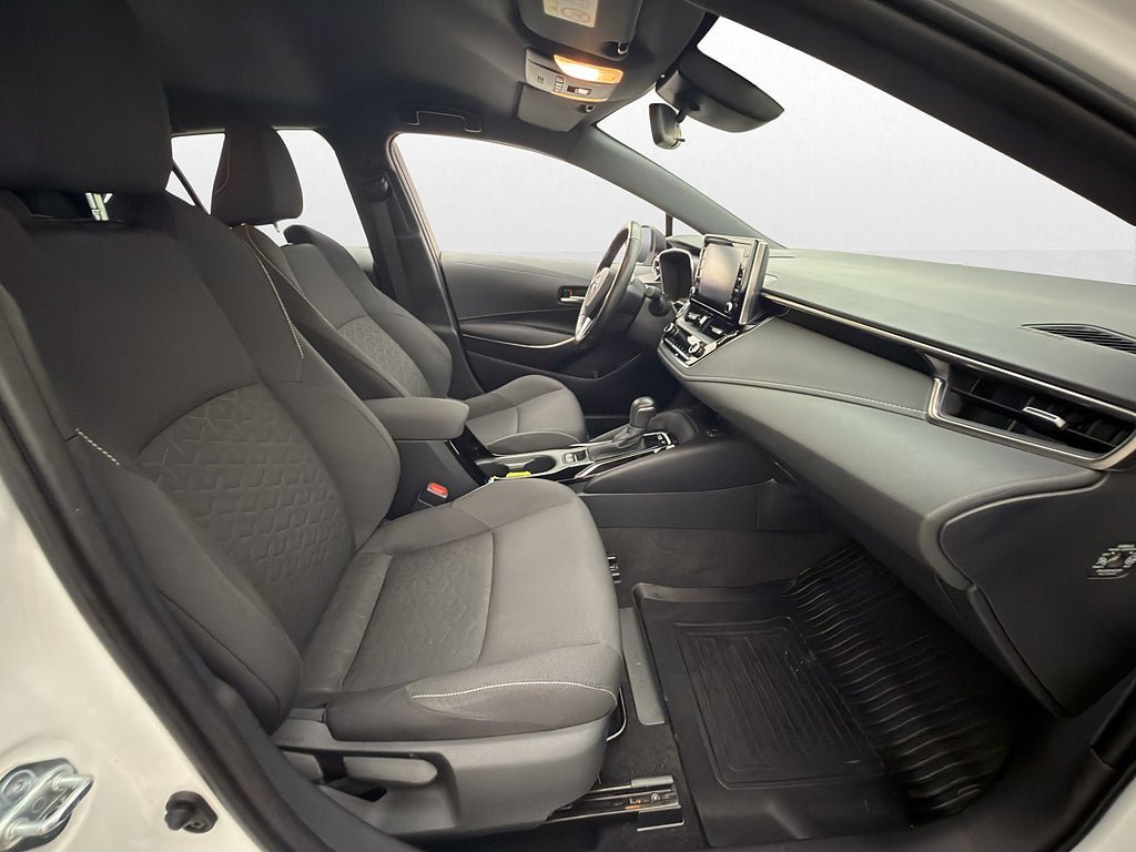 Vehicle Image 25