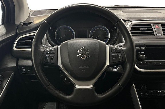 Vehicle Image 16