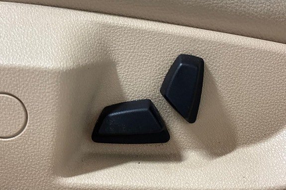 Vehicle Image 24