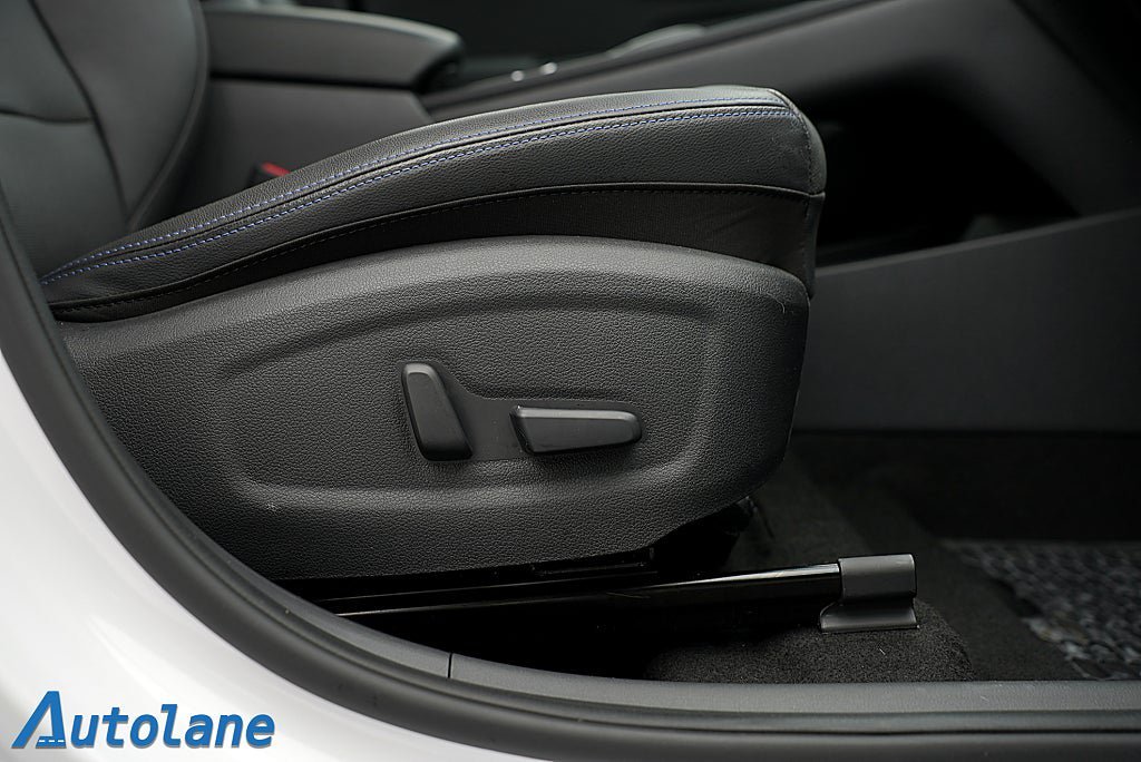 Vehicle Image 23