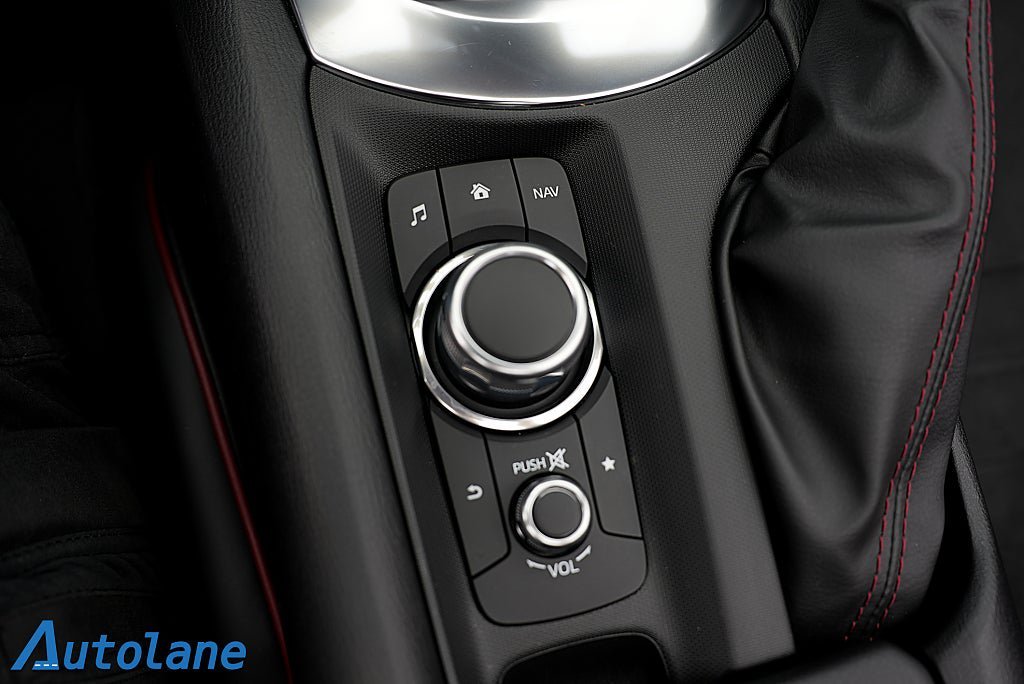 Vehicle Image 32
