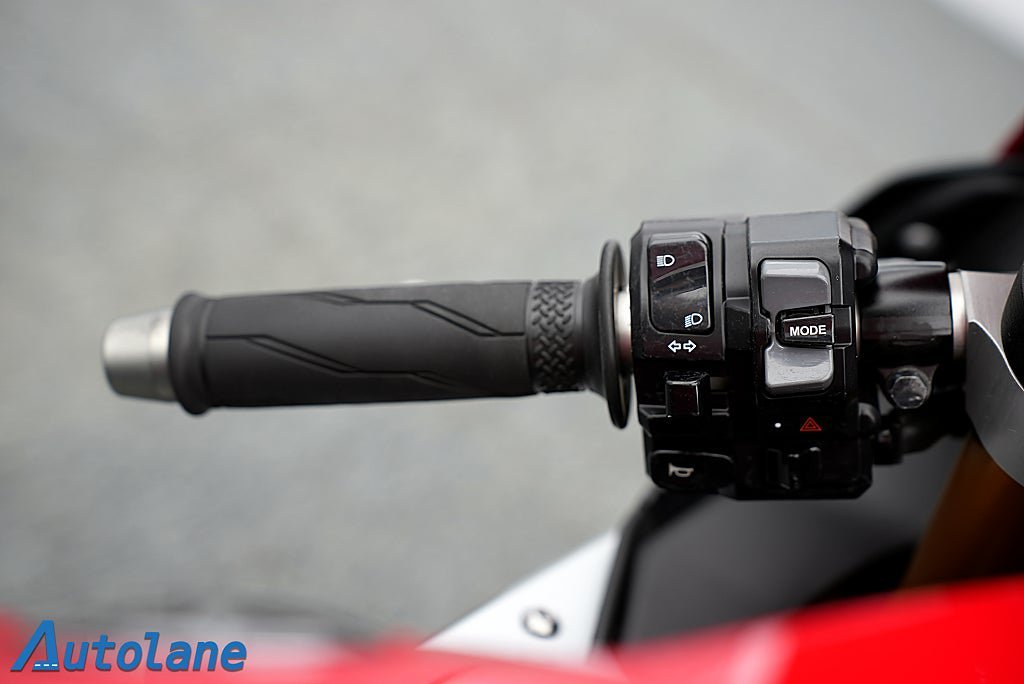 Vehicle Image 21