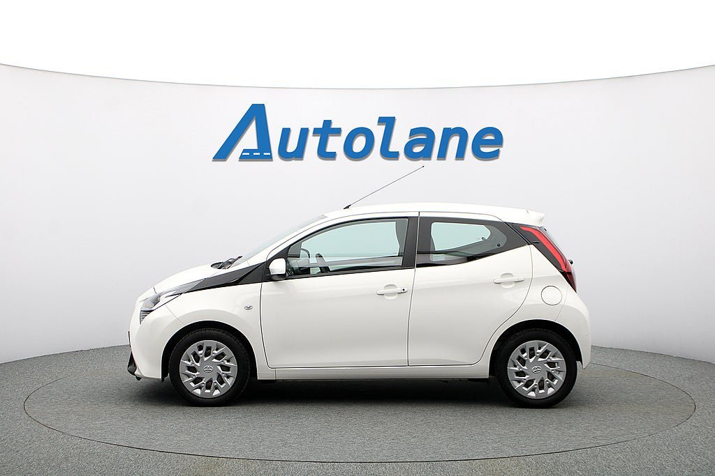 Vehicle Image 6