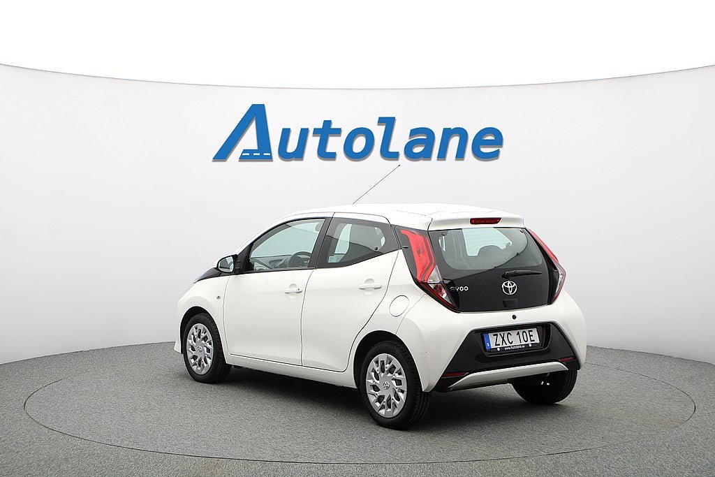 Vehicle Image 7
