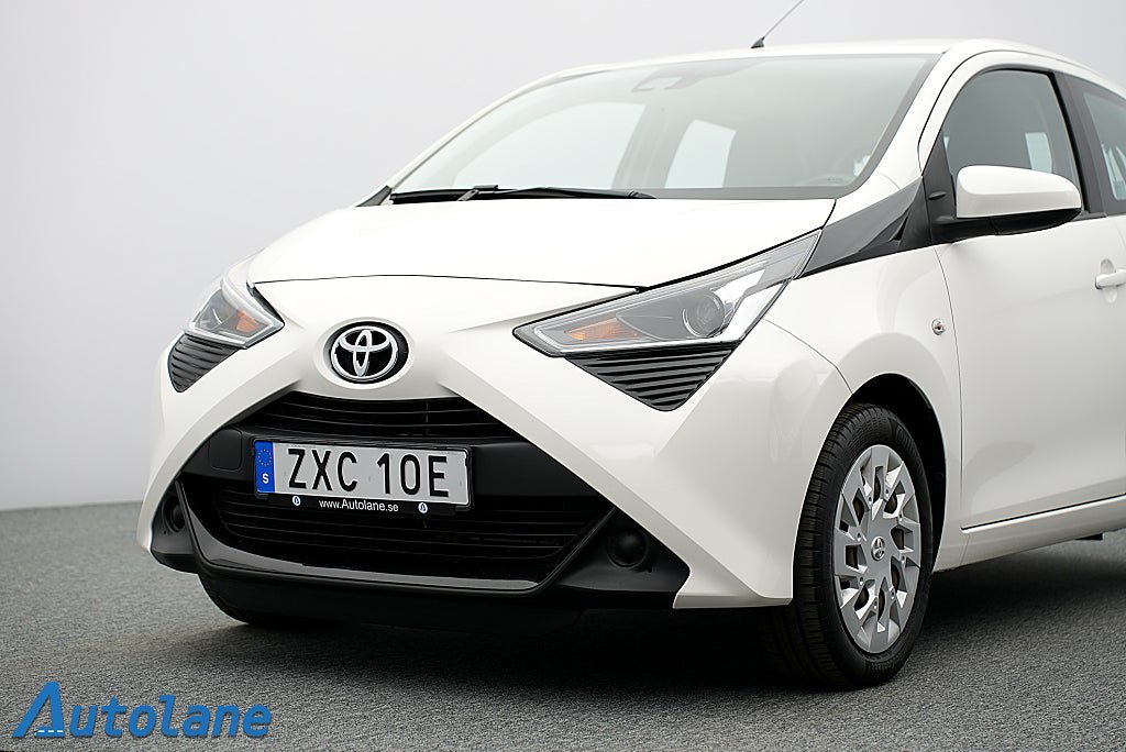 Vehicle Image 12