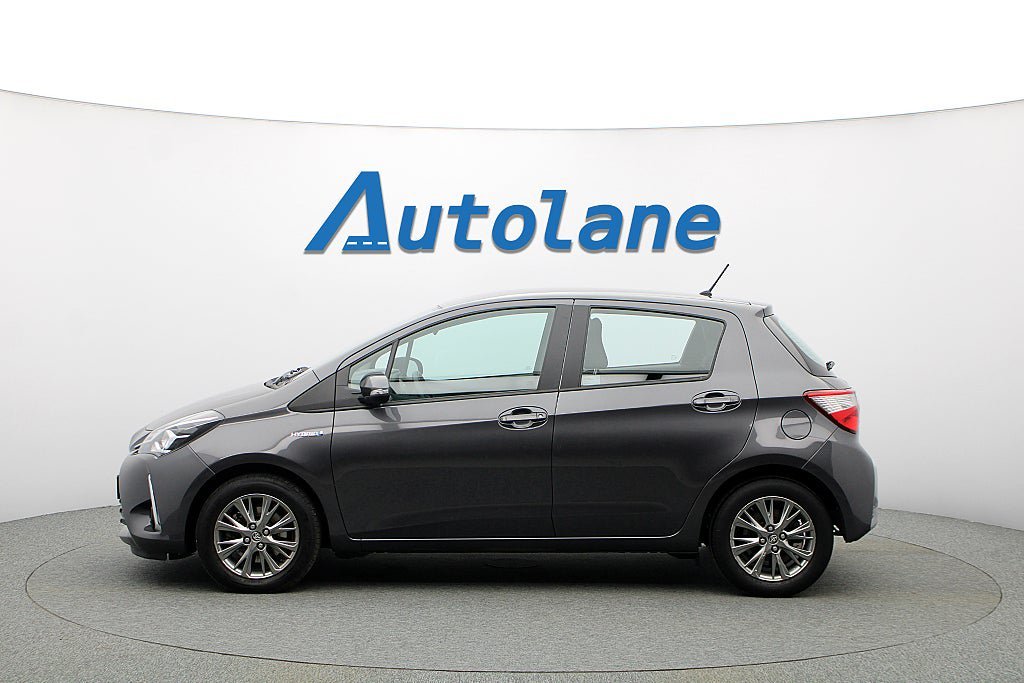 Vehicle Image 6